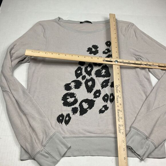 Widlfox Cozy Pullover Sweatshirt Gray Black Print Long Sleeve Soft Knit MEDIUM - Picture 4 of 10